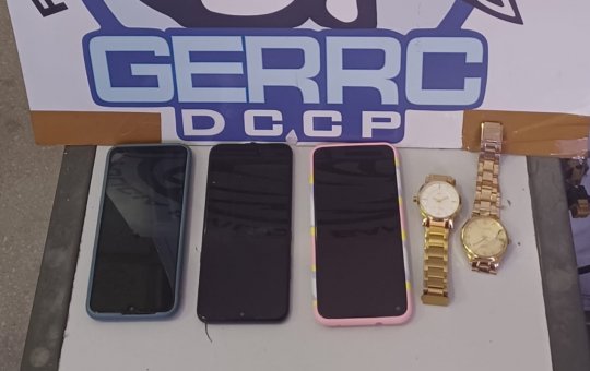 Mulher é presa em flagrante após roubar ônibus no Ogunjá, em Salvador