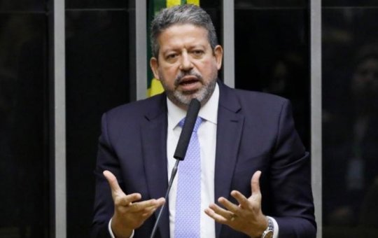 Arthur Lira adia votação de 'PEC Kamikaze' na Câmara por baixo quórum