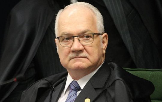 Fachin alerta para risco de episódio semelhante à invasão do Capitólio no Brasil
