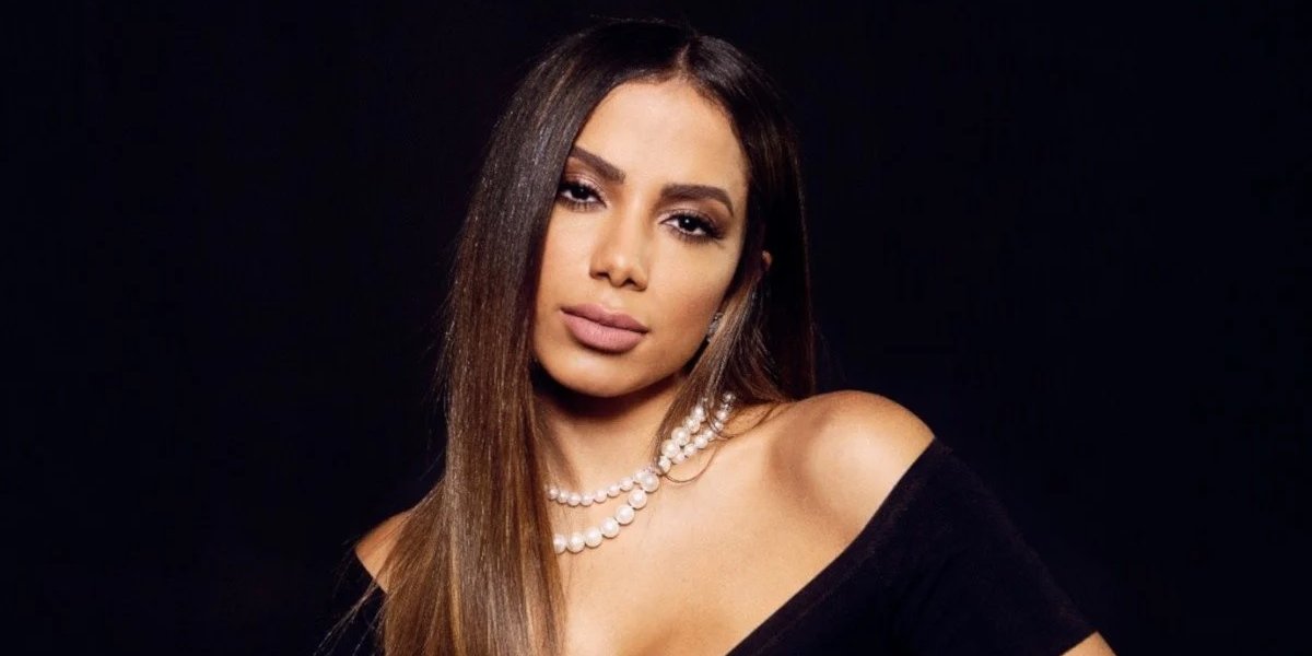 Anitta revela doença e diz que terá que passar por cirurgia