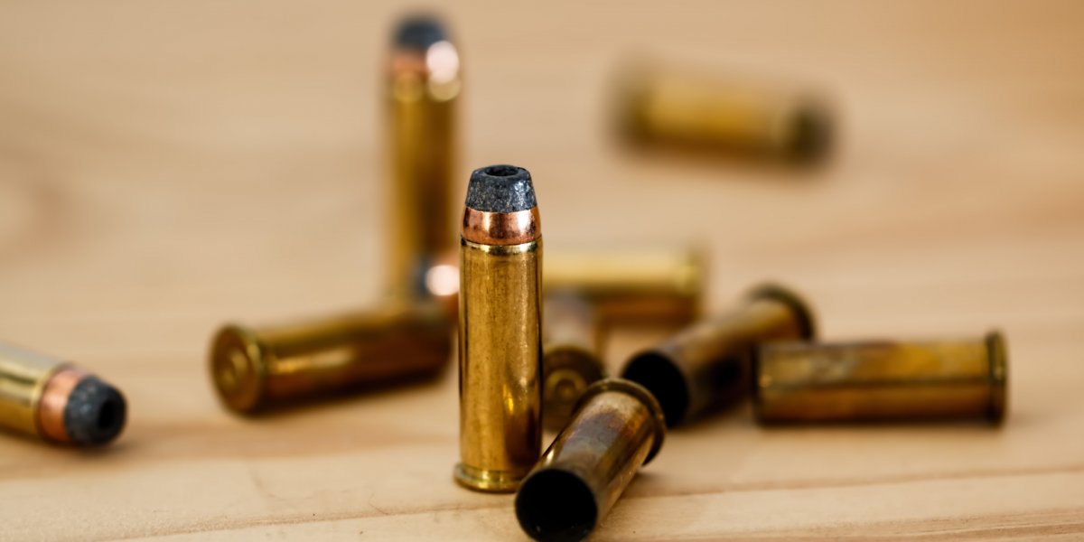 Bahia: Homens encapuzados invadem casa e matam casal a tiros