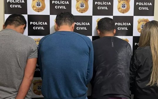 Quatro pessoas são presas em Eunápolis por suspeita de arrombar lotérica