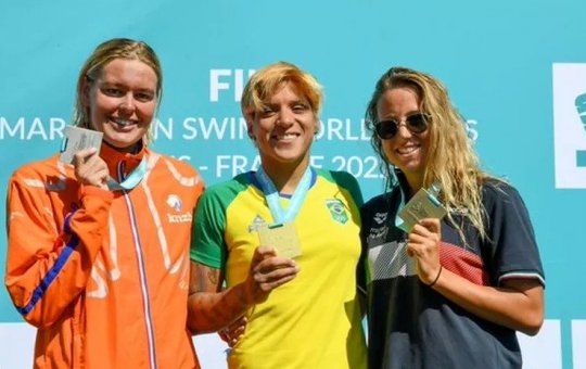 Baiana Ana Marcela Cunha conquista o ouro na etapa de Paris da Copa do Mundo