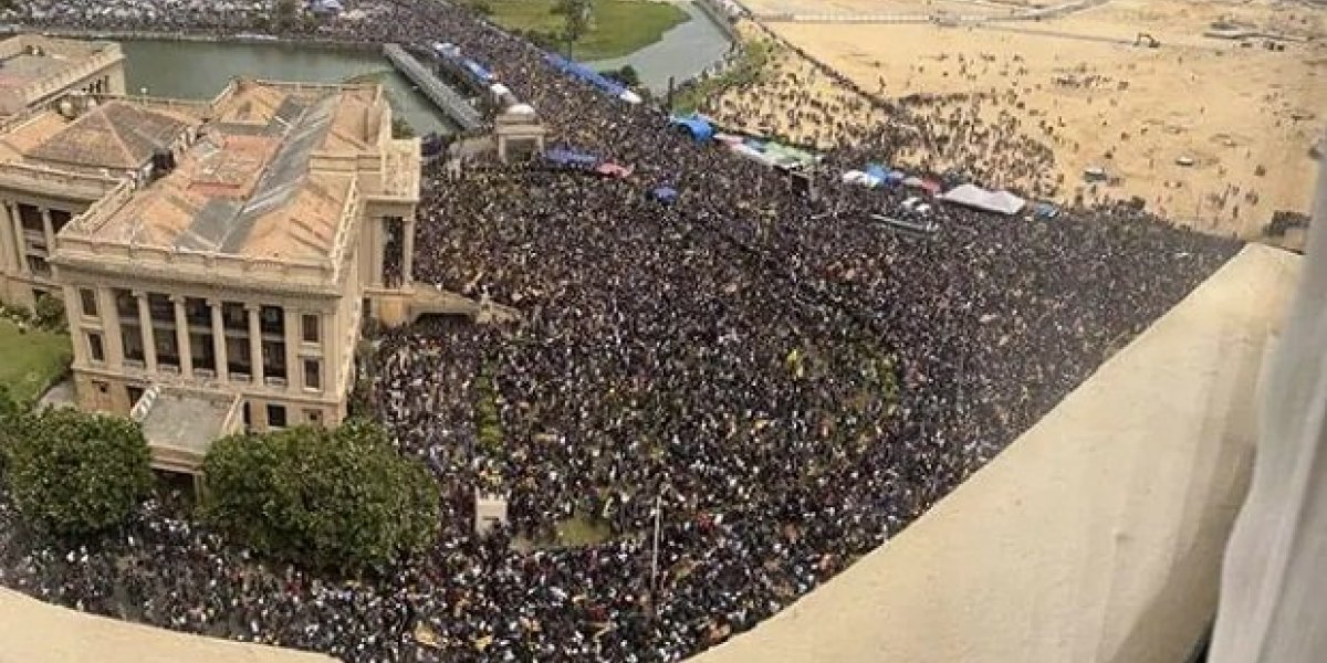 Mundo: Manifestantes invadem residência presidencial no Sri Lanka