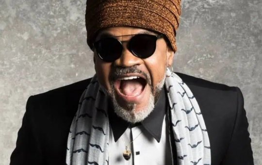 Vídeo de Carlinhos Brown interrompendo coro anti-Bolsonaro em dezembro viraliza