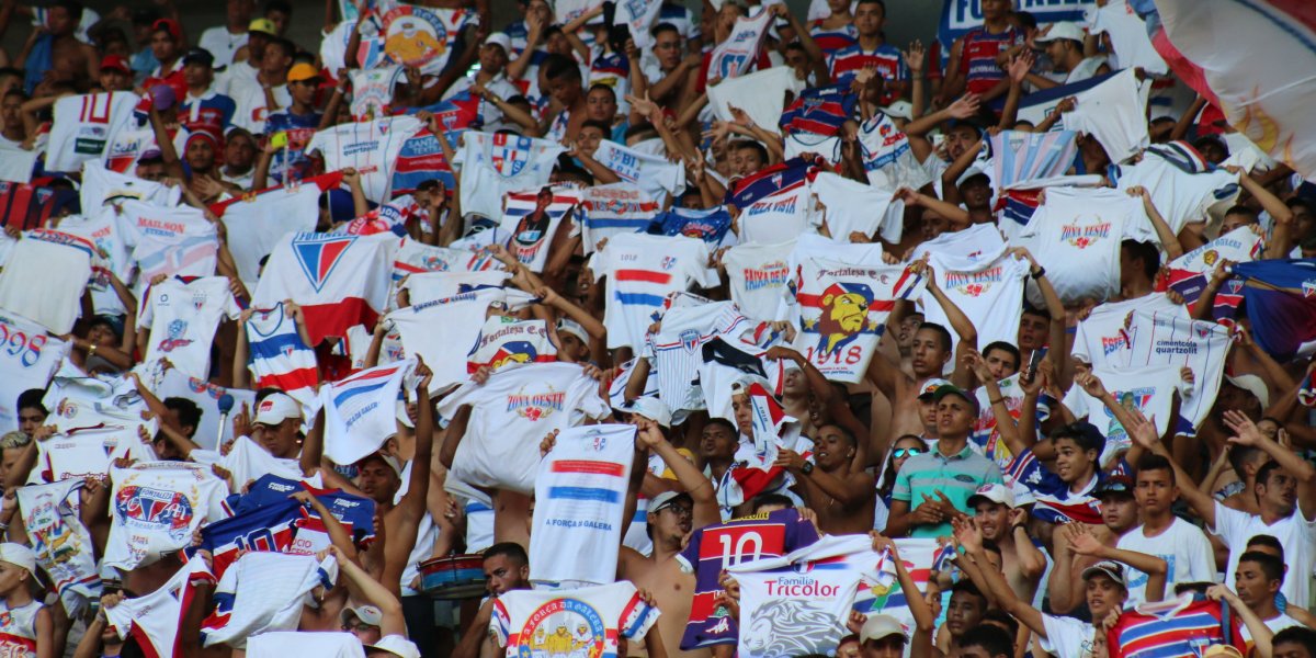 Após apagão, Castelão tem brigas entre organizadas e cadeiras 'voando'