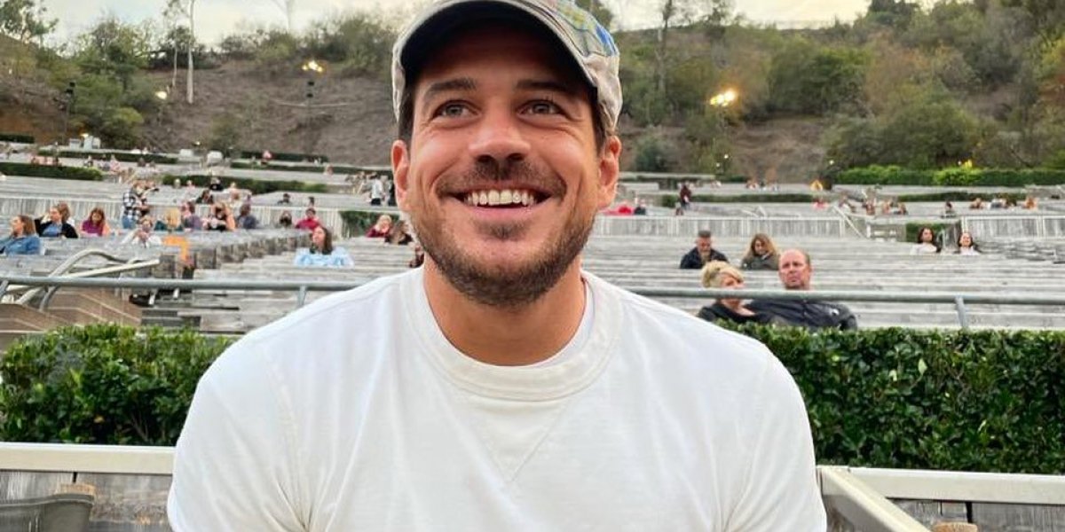 "Pedia à Deus para me consertar", desabafa ator Marco Pigossi sobre ser gay