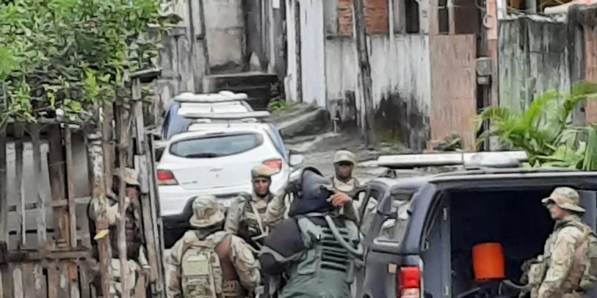 Moradores de Mirante de Periperi identificam granada no bairro e acionam o Bope