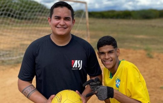 Falcão expõe mensagens que mostram Allan tentando aliciar Luva de Pedreiro