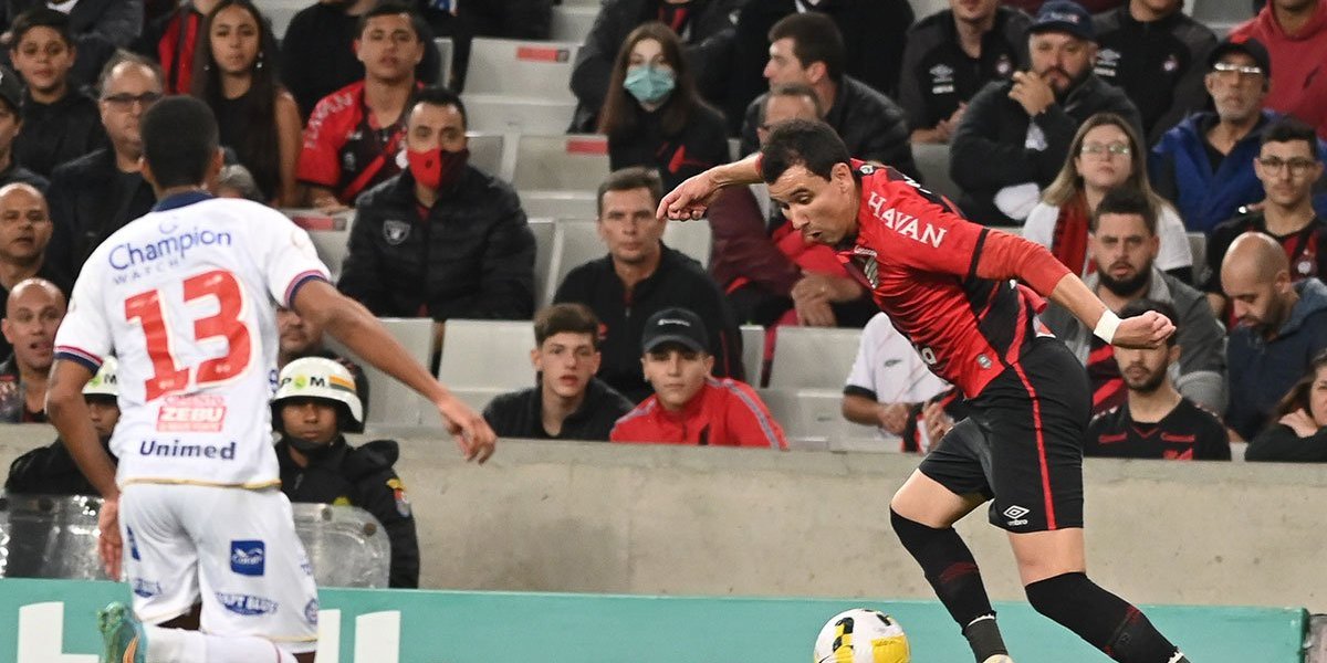 Torcedor relata que foi vítima de racismo na partida entre Bahia e Athletico-PR