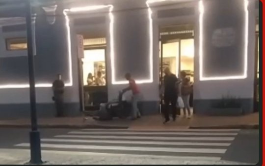 Vídeo: Cadeirante é agredido em recife e revolta testemunha: "absurdo"