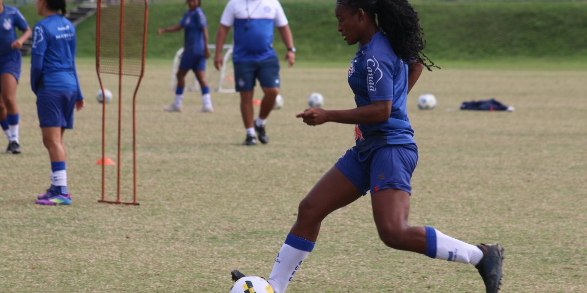 Lateral de time feminino do Bahia mira acesso e enaltece clube: "uma honra"