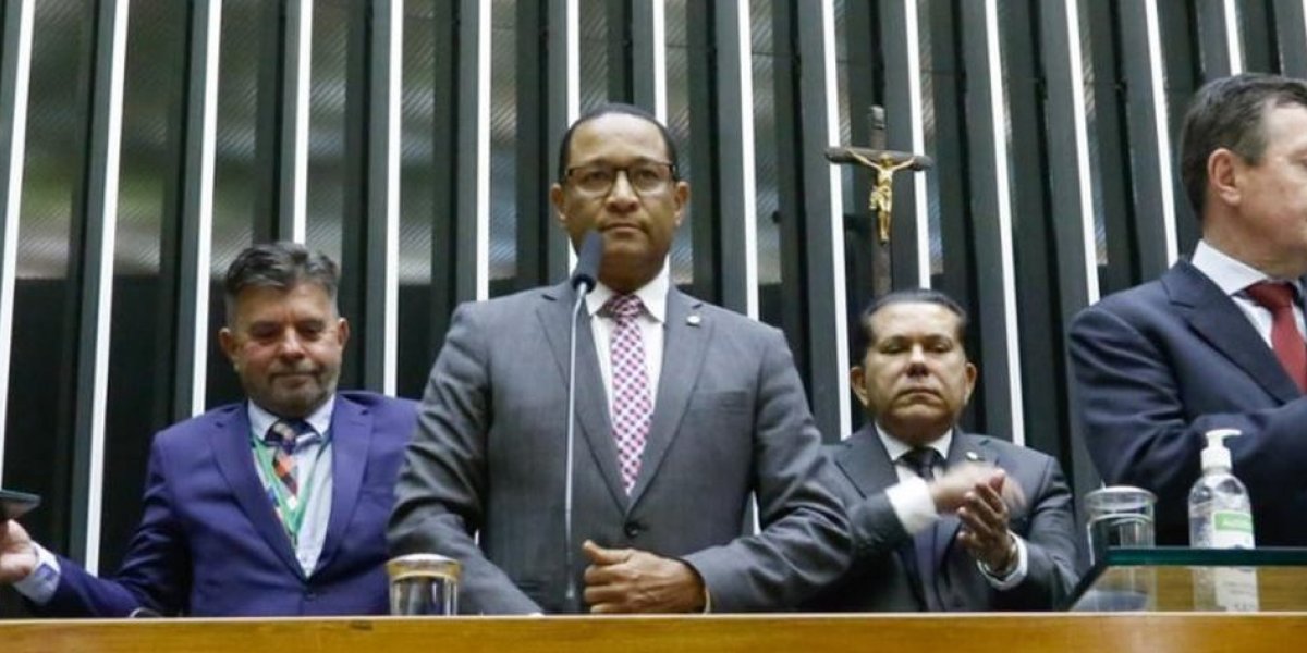 Joceval Rodrigues é empossado deputado federal