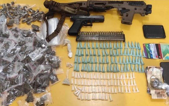 Homem é preso após trocar tiros com policiais em Guarajuba, litoral norte baiano