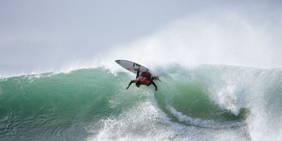 Surfe: Ítalo, Dora e Samuel vão às quartas; Tati avança à semifinal de J-Bay