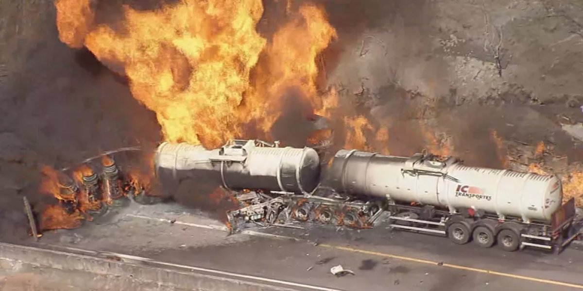 Colisão entre caminhão e carreta na BR-262 resulta em incêndio e dois mortos