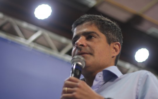 ACM Neto questiona pesquisa para o governo: "Enquete manipulada"