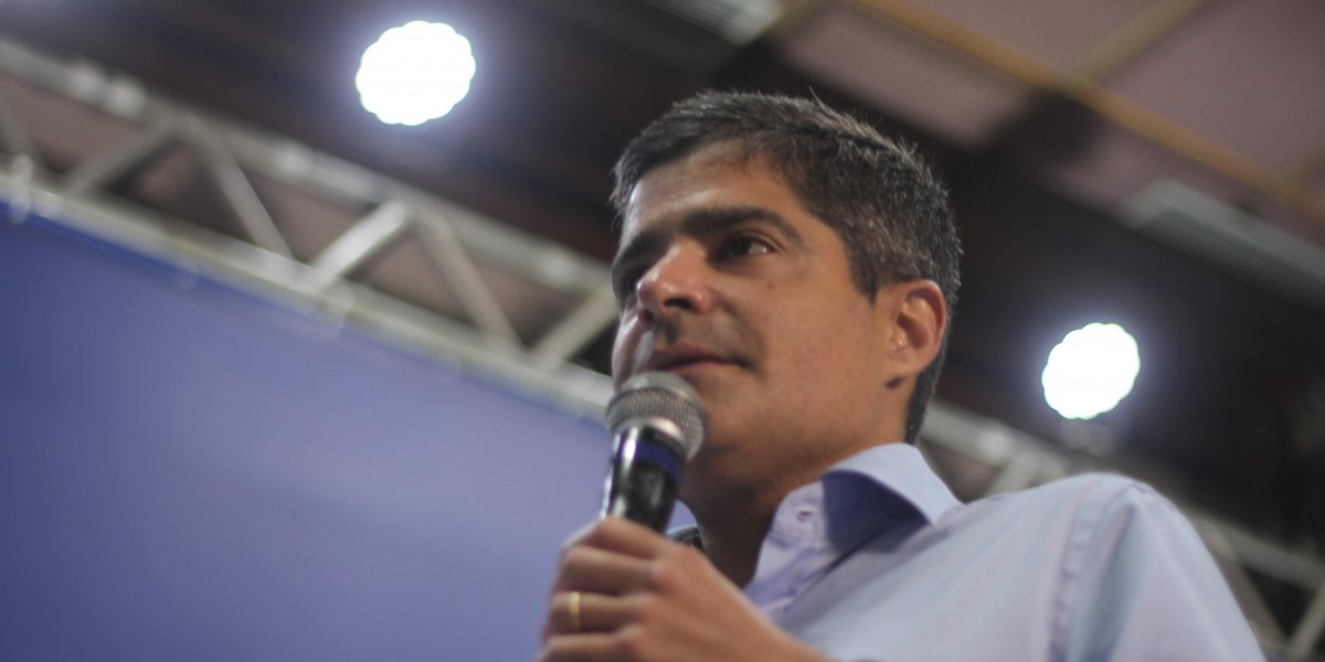 ACM Neto questiona pesquisa para o governo: "Enquete manipulada"