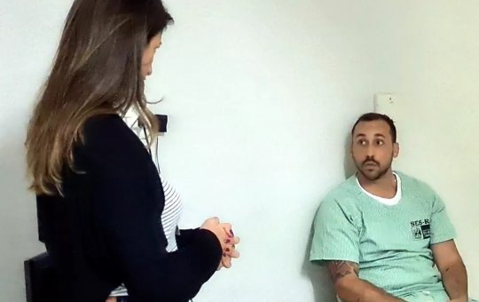 "Gosto ruim na boca", vítimas de estupro por anestesista dão relatos chocantes