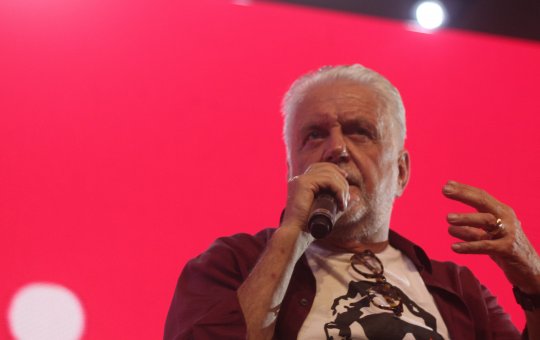 Jaques Wagner chama ACM Neto de "pongador": "Ele não se decide"