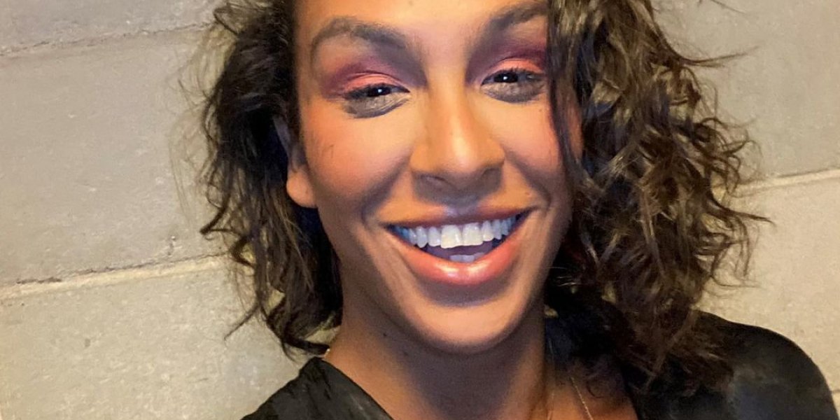 Linn da Quebrada aparece de fio dental e movimenta a web