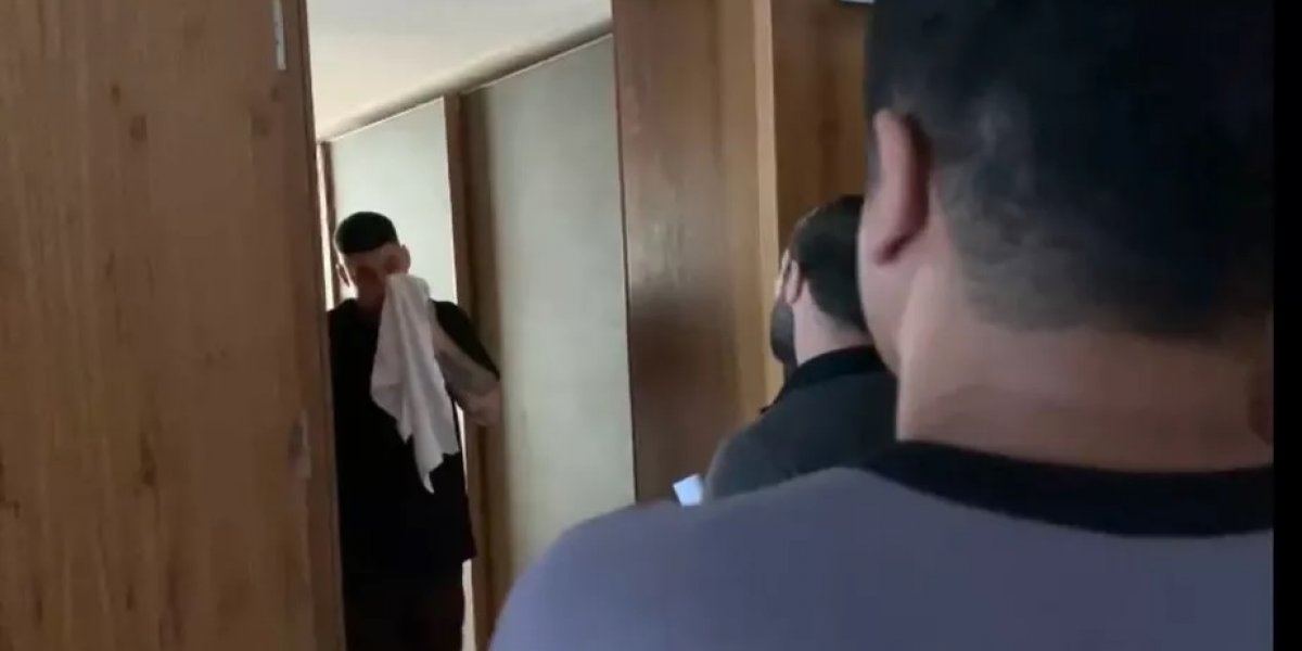 Rapper Filipe Ret é conduzido à delegacia após ser flagrado com drogas em resort
