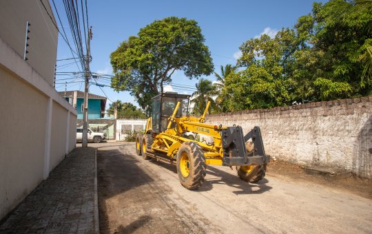 Moema Gramacho autoriza obras de pavimentação da Rua Eraldo Barbosa, em Lauro