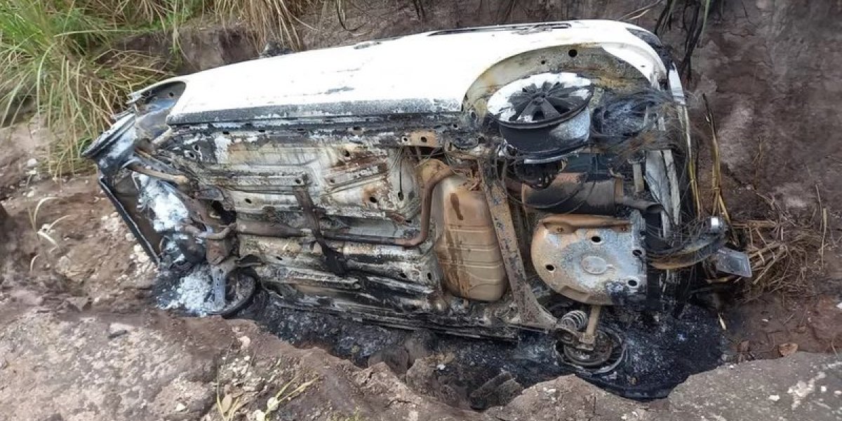 Jovem é preso acusado de assaltar e matar pais e irmã, em Pernambuco