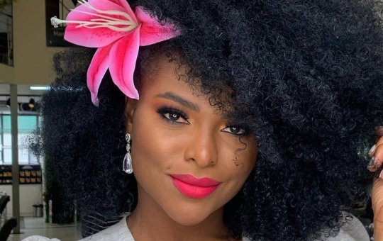 Modelo é assediada por hóspede e grava momentos de pânico