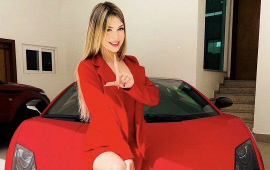 Melody polemiza com nova foto publicada nas redes sociais; "Faz o L de...?"