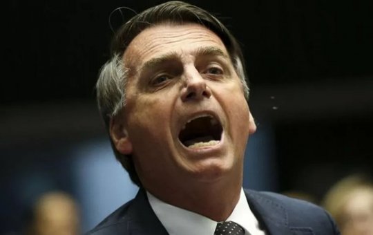 Bolsonaro encontra irmão de petista morto em festa de aniversário e se retrata