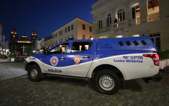 Homem morre após ser atropelado por viatura da PM em Salvador