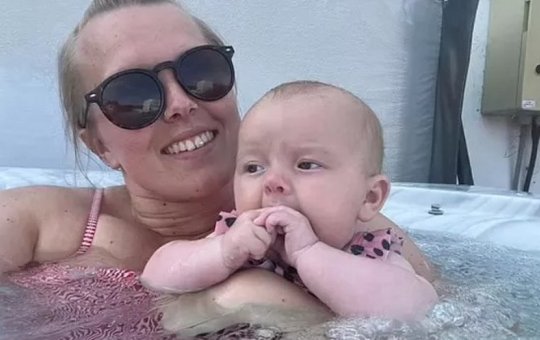 Britânica descobre gravidez ao ver 'pés' da criança saindo do órgão genital