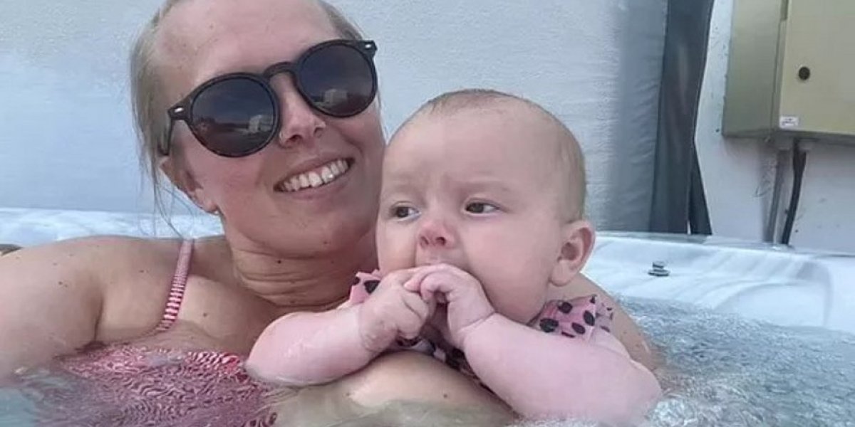 Britânica descobre gravidez ao ver 'pés' da criança saindo do órgão genital