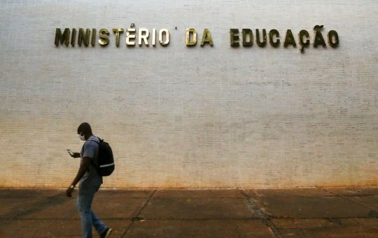 Fies: Ministério da Educação normatiza renegociação de dívidas
