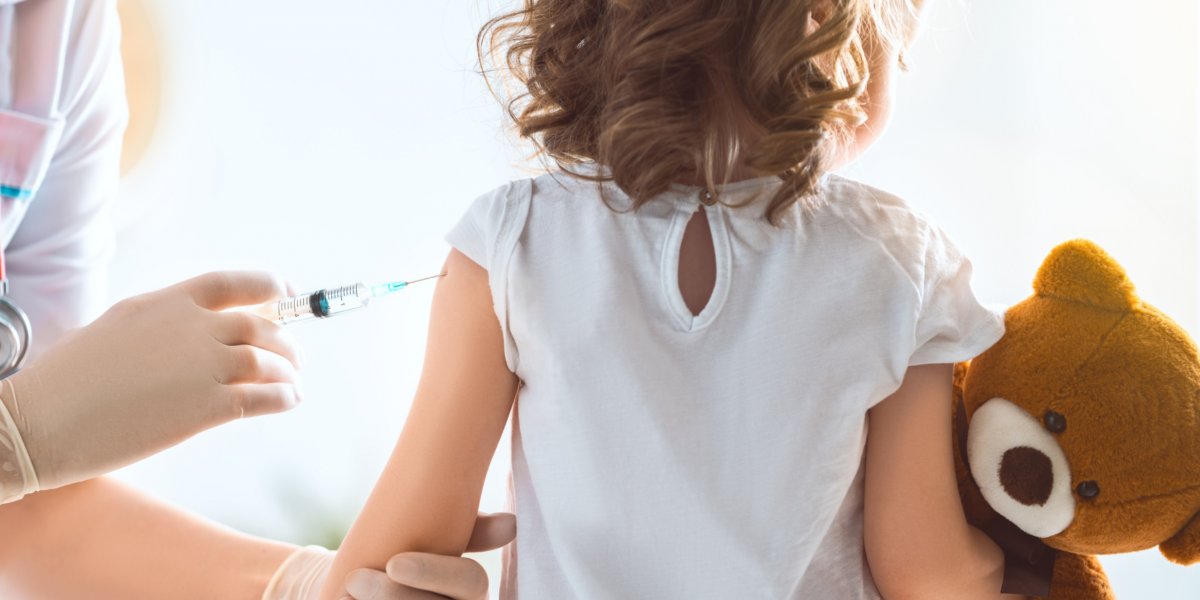 Covid-19: Anvisa pede à Pfizer informações sobre dose de reforço de em crianças