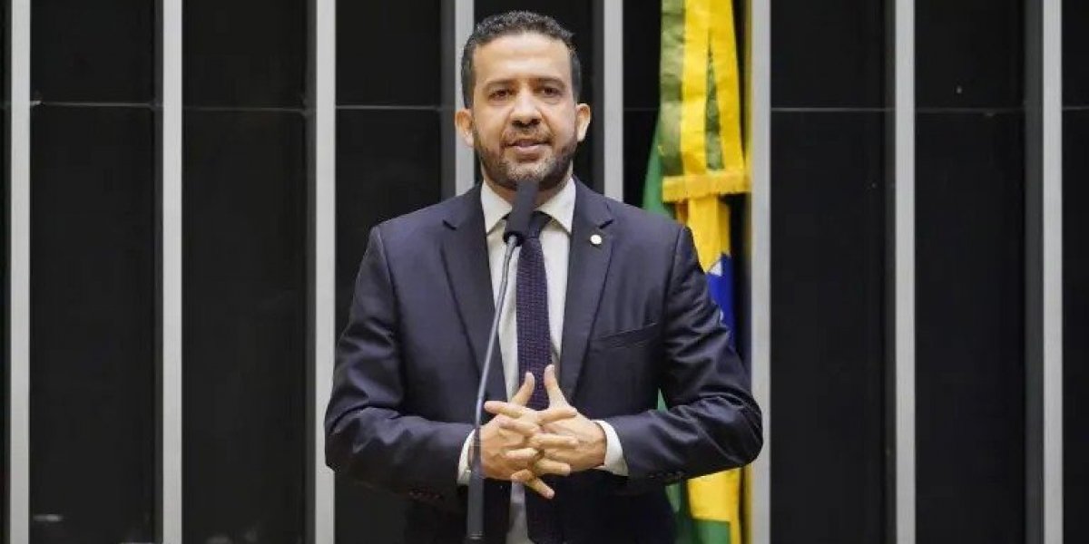 Avante oficializa candidatura de Janones à Presidência da República