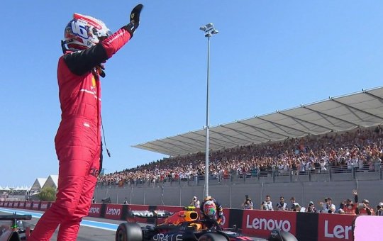 F1: Leclerc aproveita ajuda de companheiro e largará em primeiro no GP da França