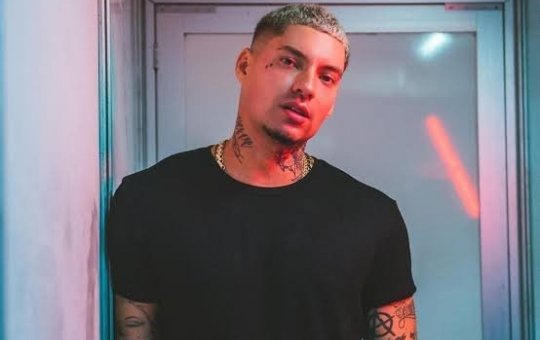 Felipe Ret se envolve em mais uma polêmica ao empurrar fã; Veja