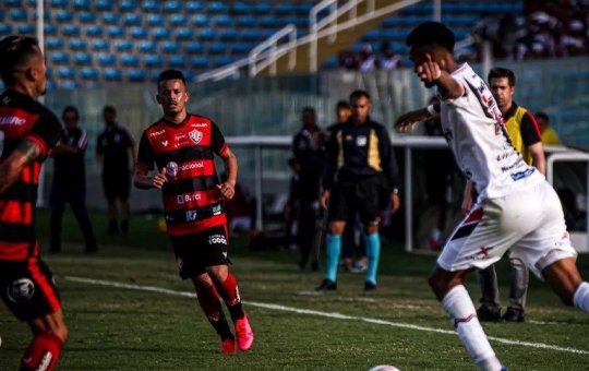 Vitória começa bem, mas cai no segundo tempo e fica no empate com o Ferroviário