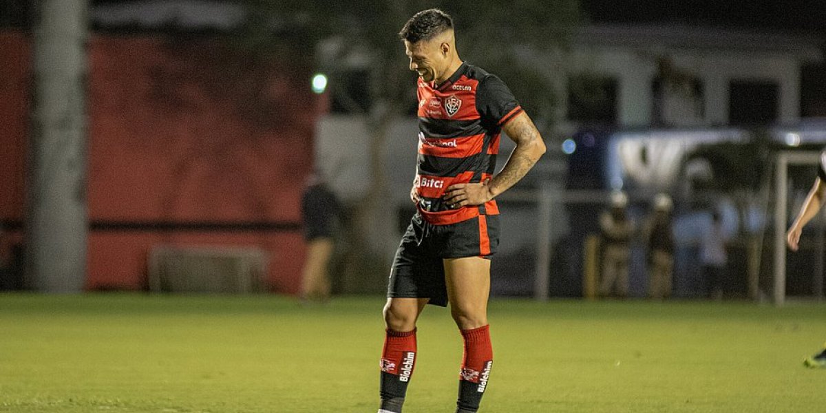 Atacante Rafinha é dúvida para o próximo jogo do Vitória na Série C