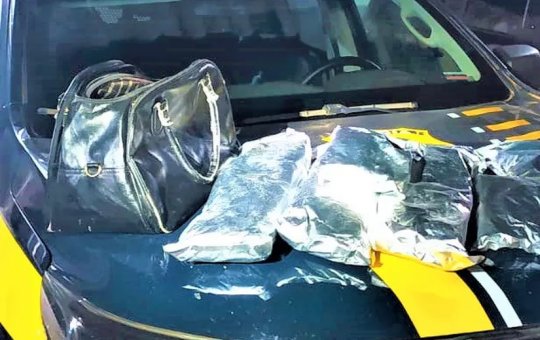 Polícia Rodoviária Federal apreende 12kg de cocaína na BR-242, em Barreiras