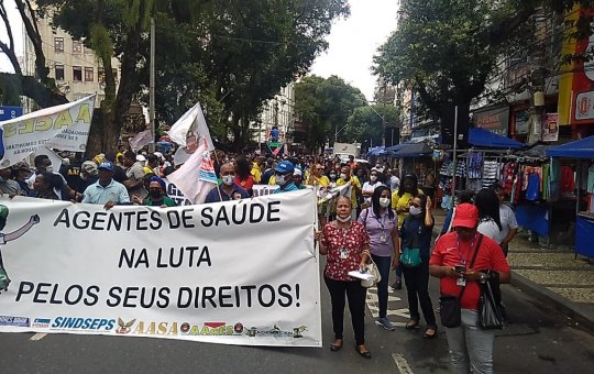 Agentes de Saúde de Salvador 'tomam' o Centro e pressionam prefeito Bruno Reis