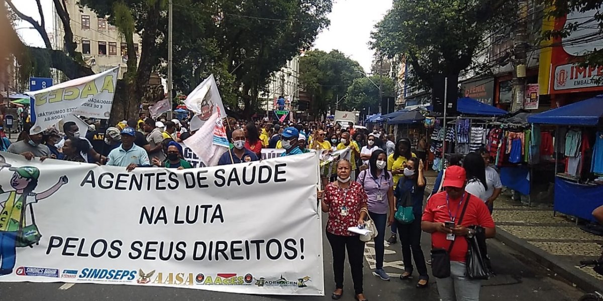 Agentes de Saúde de Salvador 'tomam' o Centro e pressionam prefeito Bruno Reis