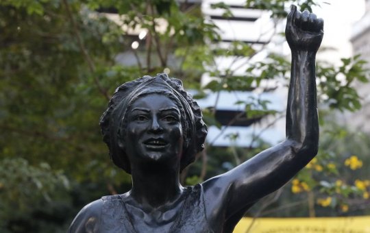 Assassinada em 2018, Marielle Franco ganha estátua no centro do Rio de Janeiro