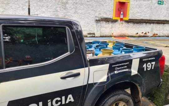 Botijões de gás são apreendidos após serem vendidos ilegalmente no sul da Bahia