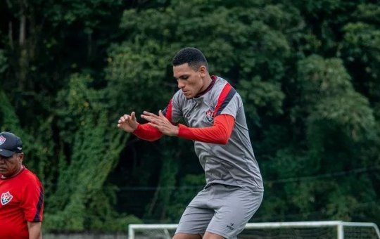 Vitória: Léo Gomes elogia Burse e se coloca à disposição para jogo de domingo