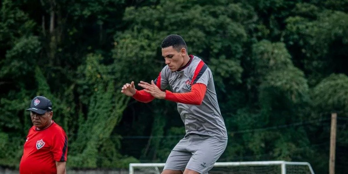 Vitória: Léo Gomes elogia Burse e se coloca à disposição para jogo de domingo