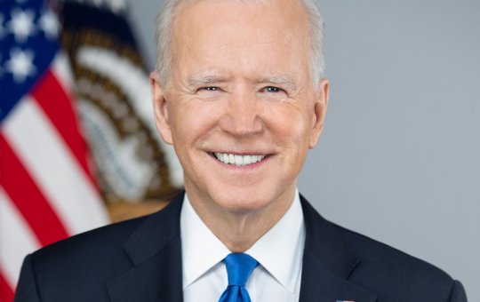 Joe Biden volta a testar positivo para Covid-19