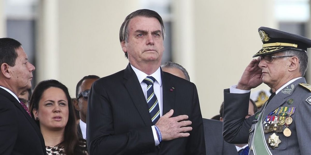 Bolsonaro promete desfile militar em Copacabana no dia 7 de Setembro